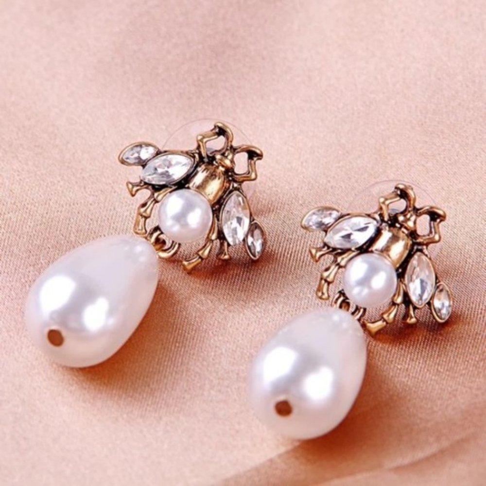 Anthropologie Vintage Insect pearl drop earrings - Picture 4 of 8